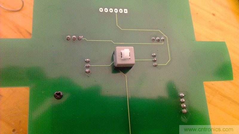 牛人力作！PCB版藍牙智能小車DIY